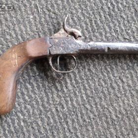 Fotka k inzerátu Perkusní pistole z roku 1850 / 17695579