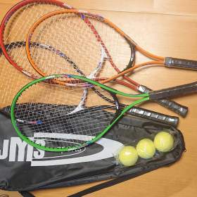 Fotka k inzerátu Tenisový set 4x raketa 3x míček pouzdro -  nový , nepoužitý / 14831314