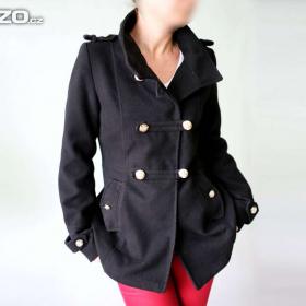 Foto inzerátu Krátký černý kabát - 70% vlna vel.S