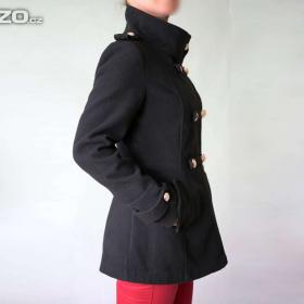 Foto inzerátu Krátký černý kabát - 70% vlna vel.S