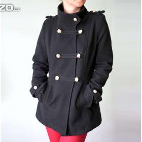 Foto inzerátu Krátký černý kabát - 70% vlna vel.S