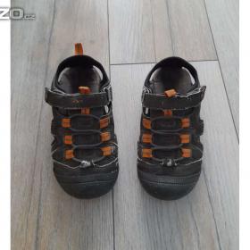 Foto inzerátu LETNÍ SPORTOVNÍ BOTY VEL.31