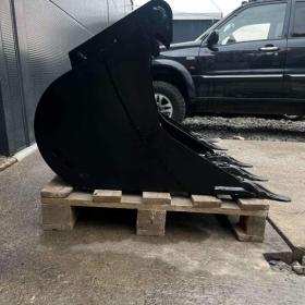 Foto inzerátu Podkopová lžíce 30cm bagr 3,6-5,5t