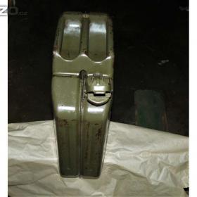 Fotka k inzerátu KANYSTR kovový 20 litrů na naftu(benzín) Česká republika / 18935920