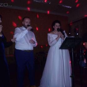 Fotka k inzerátu ŽIVÁ HUDBA REMIX + DJ -  NA OSLAVY, SVATBY, PLESY -  ZLÍNSKÝ KRAJ / 19645617