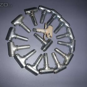 Foto inzerátu různé druhy kování,zámků