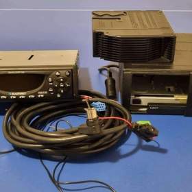 Foto inzerátu Autorádio BLAUPUNKT DÜSSELDORF + měnič na 10 CD BLAUPUNKT