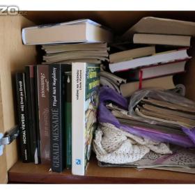 Foto inzerátu Knihy-různé