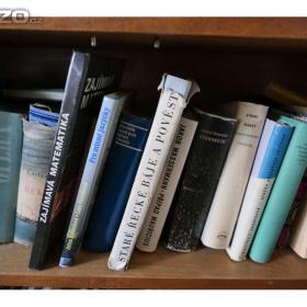 Foto inzerátu Knihy-různé