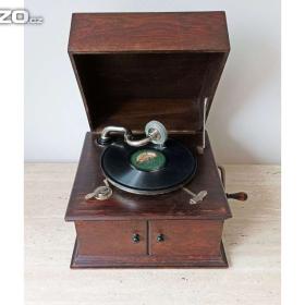 Fotka k inzerátu Starožitný stolní gramofon ve dřevěné skříni Carnophon, plně fukční, rok 1905 / 17920221