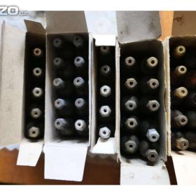 Fotka k inzerátu Šlehačkové bombičky, nože, otvíráky, kovové jehlice / 18392626