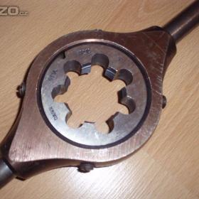 Fotka k inzerátu Narex závitová kruhová čelist HSS (očko), trubkový závit, 223212, G1 1/4, NOVÁ / 19655235