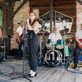 Skelet -  kapela na svatbu Litomyšl, Svitavy, Česká Třebová / 17995975