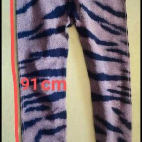 Foto inzerátu Dámské  ODĚVY. Trička, tílka, topy, mikiny, svetry, sukně...Vel. S-M -L . Dobrý stav 