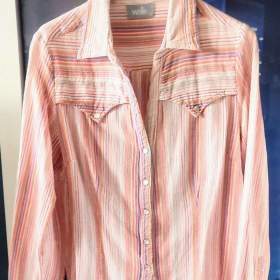 Foto inzerátu Dámské  ODĚVY. Trička, tílka, topy, mikiny, svetry, sukně...Vel. S-M -L . Dobrý stav 