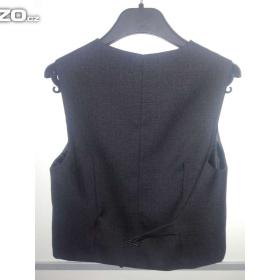 Foto inzerátu Prodám dětský společenský komplet vel.122