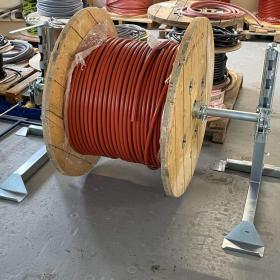 Fotka k inzerátu Zvedák -  odvíječ kabelových bubnů, 1600kg max. nosnost. / 19451427