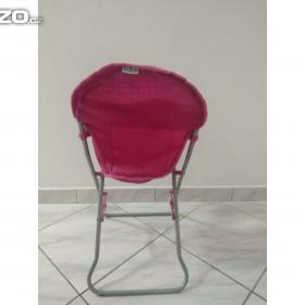 Foto inzerátu Set pro panenky: jídelní židlička a autosedačka.