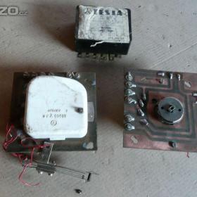 Foto inzerátu Staré telefonní přístroje