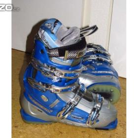 Dámský lyžařský set zn. Rossignol -  Lyže- Lyžáky- Hůlky- Obal / 18206902