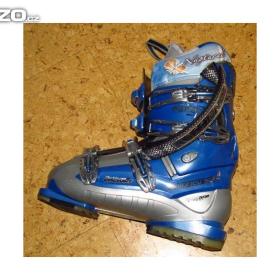 Foto inzerátu Dámský lyžařský set zn. Rossignol - Lyže-Lyžáky-Hůlky-Obal