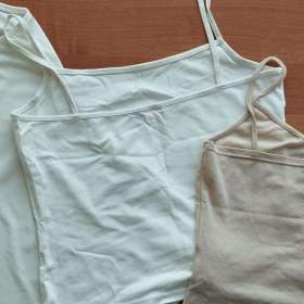 Foto inzerátu Pět halenek a tílek vel. S/M za cenu jedné