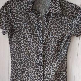 Foto inzerátu Pět halenek a tílek vel. S/M za cenu jedné