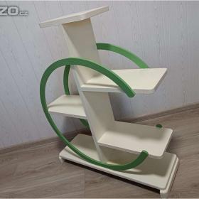 Foto inzerátu Zajímavý květinový stojan 1 republika, po renovaci. Osobně