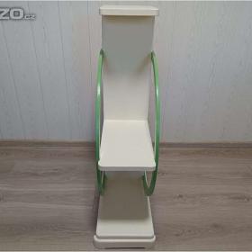 Foto inzerátu Zajímavý květinový stojan 1 republika, po renovaci. Osobně