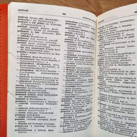 Foto inzerátu Technické a klasické slovníky česko-německé a ruské a další knihy pro němčináře