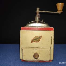 Fotka k inzerátu Retro mlýnek / 18327995