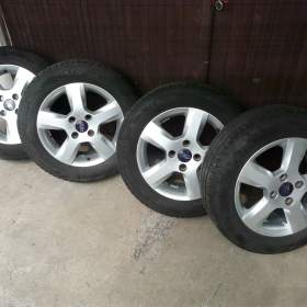Fotka k inzerátu Originál 4kusy ALU kola s letním obutím na Ford Fushion / 18753923