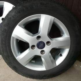 Foto inzerátu Originál 4kusy ALU kola s letním obutím na Ford Fushion