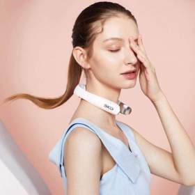 Foto inzerátu Masážní přístroj na krk SKG K5PRO nový , nepoužitý , záruka