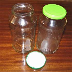 Fotka k inzerátu Sklenice zavařovací 0,7 l -  šroubovací, s víčkem / 19410609