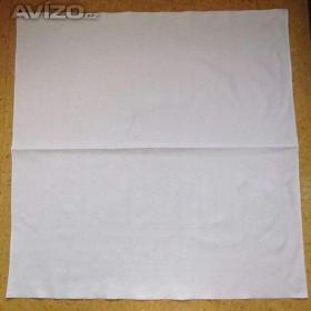 Foto inzerátu Čistě bílý vintage damaškový ubrus vzor růže