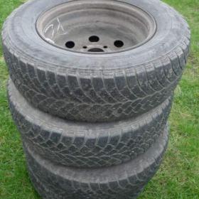 Fotka k inzerátu Pneu s disky 175/70R13 82T zimní / 18073399