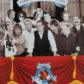 DVD -  STATUS QUO / Famous in The Last Century / 18403037