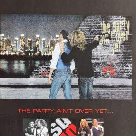 Fotka k inzerátu DVD -  STATUS QUO / The Party Aint Over Yet... (2 DVD) / 18403104