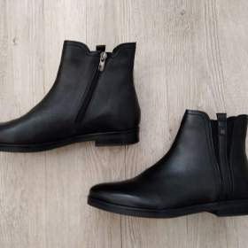 Dámské kožené kotníkové boty zn. Lasocki vel.39 / 18413591