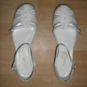 Foto inzerátu Dámské letní boty vel.39