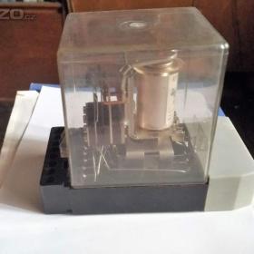 spínací relátka  / 18430823