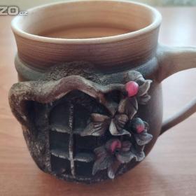 Fotka k inzerátu Keramika, porcelán:  talíře, tácy, hrníčky, misky, figurky aj. Něco i zdarma / 16068152