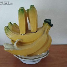 Foto inzerátu Keramika, porcelán: talíře, tácy, hrníčky, misky, figurky aj. Něco i zdarma