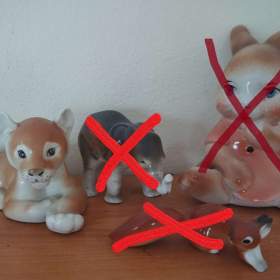 Foto inzerátu Keramika, porcelán: talíře, tácy, hrníčky, misky, figurky aj. Něco i zdarma