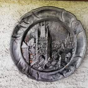 Fotka k inzerátu PRODÁM STAROŽITNÝ HLINÍKOVÝ ODLITEK PRAHY, PRAŠNÁ BRÁNA A KARLŮV MOST. / 17594772