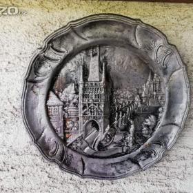 Fotka k inzerátu PRODÁM STAROŽITNÝ HLINÍKOVÝ ODLITEK PRAHY, PRAŠNÁ BRÁNA A KARLŮV MOST. / 17615387
