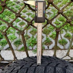 Foto inzerátu Zimní kola + originál poklice na Toyota Yaris