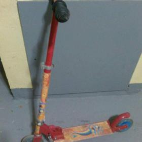 Koloběžka červená / 18502029