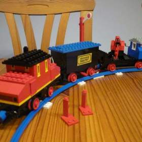 Fotka k inzerátu Lego Complete Train Set with Motor 183 + vagon 164 a 130 / 18513631